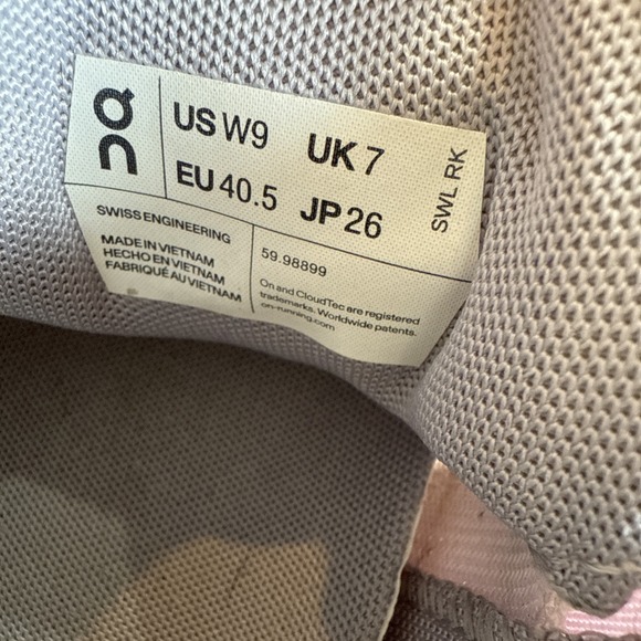 On Cloud 5 Running Shoes Womens Size 9 Lily Frost Purple Lavender Missing Lace - Picture 6 of 8